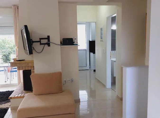 Daniela * لوتراكي